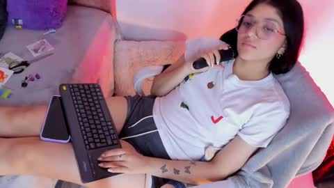 ... .          . ... online show from 9, 3, 2025