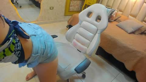 Snapshot of lana_rey_1 chatting on 7, 4, 2026 Lana Rey online show from 7, 4, 2026