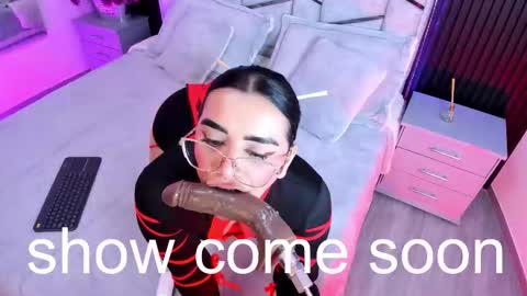 Lana Fox online show from 7, 10, 2025