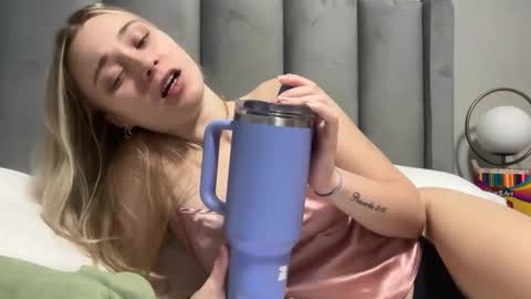 lanademira online show from 6, 2, 2026