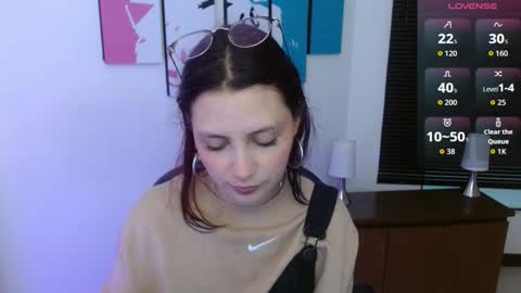 Alana Garcia  online show from 15, 10, 2025