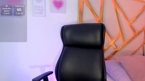 Snapshot of lanajones_ chatting on 13, 11, 2025 LanaJones online show from 13, 11, 2025