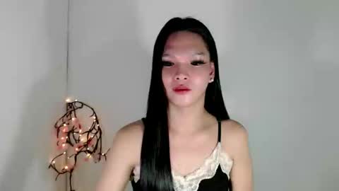 lanawyatt_ online show from 13, 11, 2025