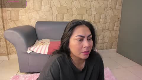 lapeligrosa_ online show from 5, 2, 2025