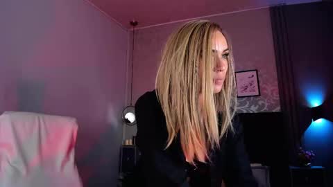 Lara online show from 12, 2, 2025