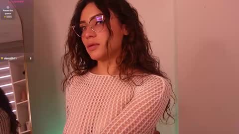 Snapshot of lara_bombshelll chatting on 26, 11, 2025 Lara online show from 26, 11, 2025