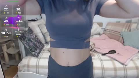 Snapshot of lara_c_rau chatting on 2, 11, 2025 Lara online show from 2, 11, 2025