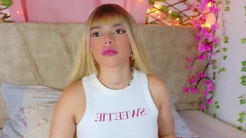 Snapshot of lara_gil_ chatting on 3, 3, 2026 Lara Gill online show from 3, 3, 2026