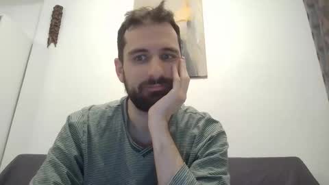 laraaan online show from 18, 12, 2025