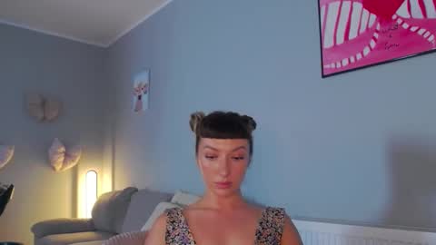 Snapshot of larakanes chatting on 24, 9, 2025 LaraKanes online show from 24, 9, 2025