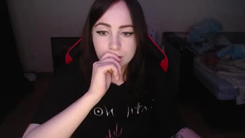 Snapshot of laralianna chatting on 17, 12, 2025 Laralianna online show from 17, 12, 2025