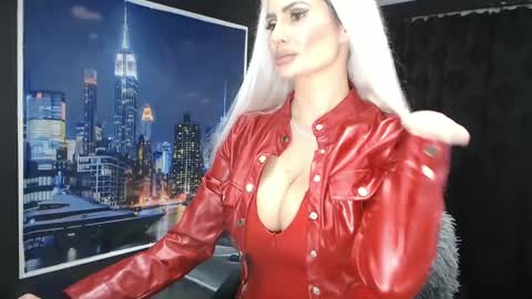 Snapshot of laras_moans chatting on 21, 12, 2024 laras_moans online show from 21, 12, 2024