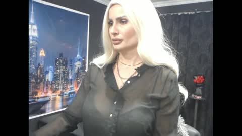 Snapshot of laras_moans chatting on 4, 2, 2025 laras_moans online show from 4, 2, 2025