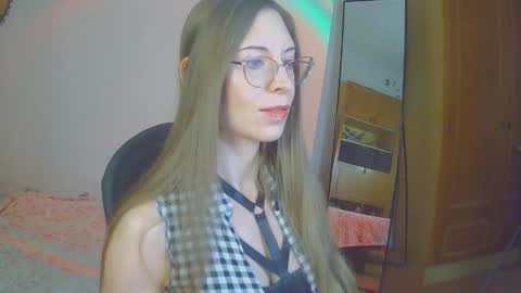 Snapshot of larawintersxxx chatting on 2, 10, 2025 larawintersxxx online show from 2, 10, 2025