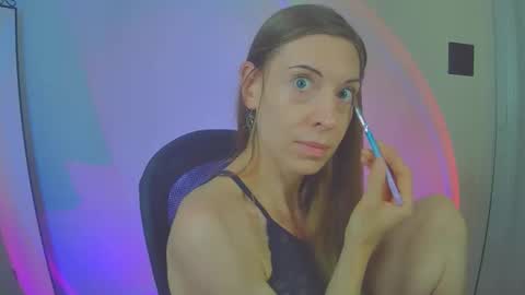 Snapshot of larawintersxxx chatting on 1, 11, 2025 larawintersxxx online show from 1, 11, 2025