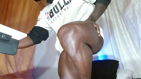 Snapshot of largo_eddy chatting on 13, 10, 2025 Largo eddy online show from 13, 10, 2025