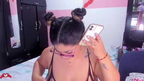 Snapshot of laris_park chatting on 6, 11, 2025 laris_park online show from 6, 11, 2025