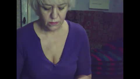 larisaq4ugo24 online show from 9, 1, 2025
