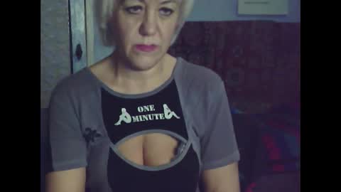 larisaq4ugo24 online show from 11, 1, 2025