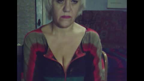 larisaq4ugo24 online show from 15, 1, 2025
