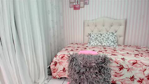 Larissas online show from 12, 3, 2025