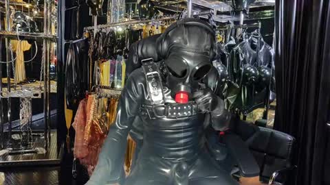 latexlover202 online show from 22, 12, 2024