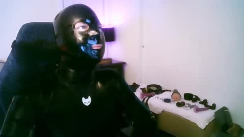latexminheadroom online show from 10, 3, 2025