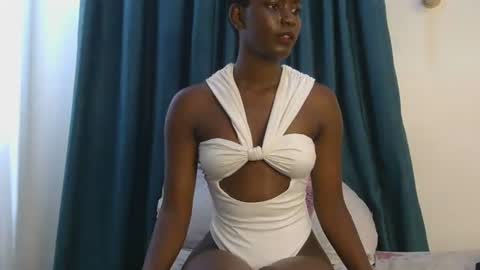 latiffaah_xx online show from 11, 1, 2026