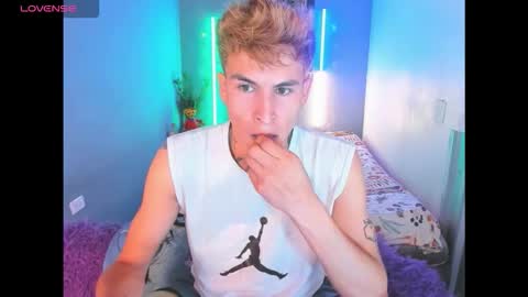 Snapshot of latin_boysxxx_ chatting on 14, 3, 2026 latin_boysxxx_ online show from 14, 3, 2026