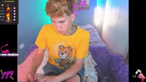 Snapshot of latin_boysxxx_ chatting on 29, 3, 2026 latin_boysxxx_ online show from 29, 3, 2026