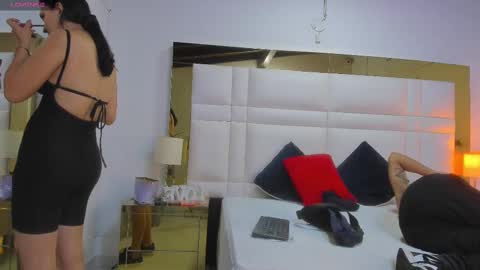 Johana y Santiago online show from 6, 3, 2025