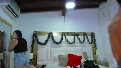 Johana y Santiago online show from 18, 11, 2025