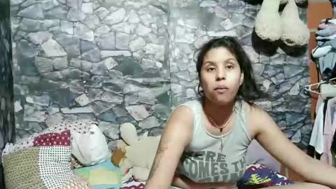 Snapshot of latin_hornycouple chatting on 5, 1, 2025 latin_hornycouple online show from 5, 1, 2025