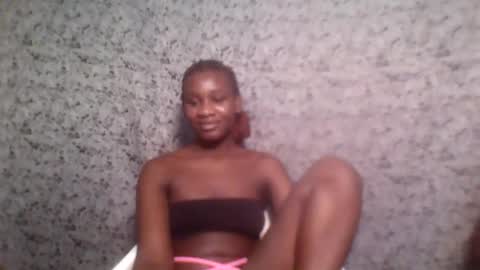 Snapshot of latina_ebony1 chatting on 5, 12, 2025 Latina online show from 5, 12, 2025
