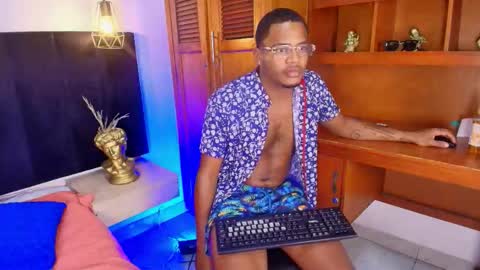 latinblack_98 online show from 9, 1, 2026