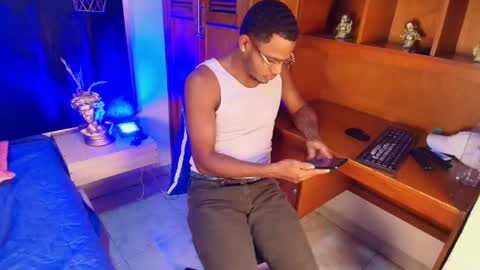 latinblack_98 online show from 13, 1, 2026
