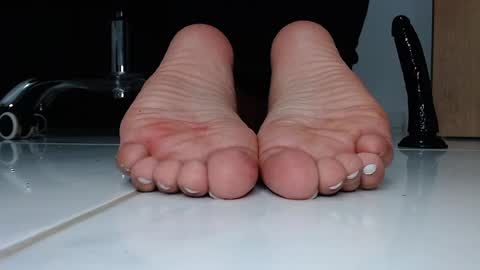 Snapshot of latinfeetqos chatting on 26, 12, 2024 Martina April online show from 26, 12, 2024