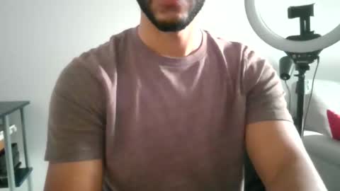 Snapshot of latinromeo1a chatting on 25, 11, 2025 latinromeo1a online show from 25, 11, 2025