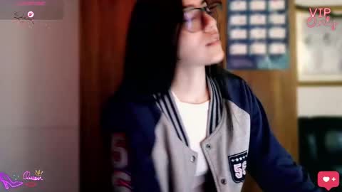 Snapshot of laujgray chatting on 9, 1, 2026 laujgray online show from 9, 1, 2026