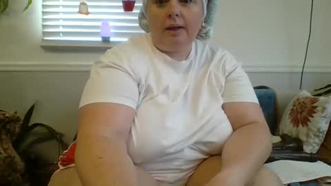 LauLauMa online show from 2, 1, 2025