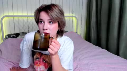 Snapshot of launakohan chatting on 23, 10, 2025 Kylie online show from 23, 10, 2025