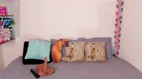 Snapshot of laura1__ chatting on 5, 3, 2026 laura1__ online show from 5, 3, 2026