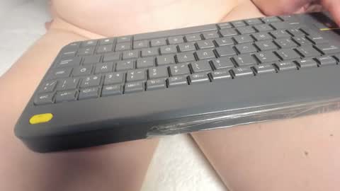 laura__js_ online show from 16, 10, 2025