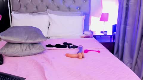   online show from 21, 2, 2025