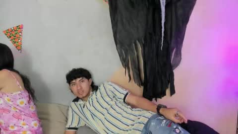 laura_and_kevin online show from 8, 11, 2025