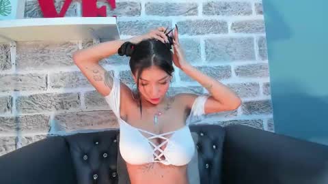 Laura online show from 19, 12, 2024
