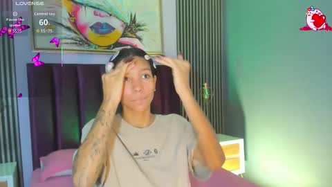 Snapshot of laura_aristizabal_19 chatting on 24, 10, 2025 Laura online show from 24, 10, 2025