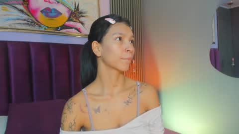 Snapshot of laura_aristizabal_19 chatting on 4, 11, 2025 Laura online show from 4, 11, 2025