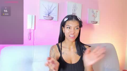 Snapshot of laura_aristizabal_19 chatting on 11, 11, 2025 Laura online show from 11, 11, 2025