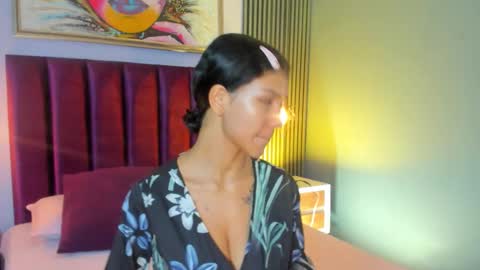 Snapshot of laura_aristizabal_19 chatting on 19, 11, 2025 Laura online show from 19, 11, 2025